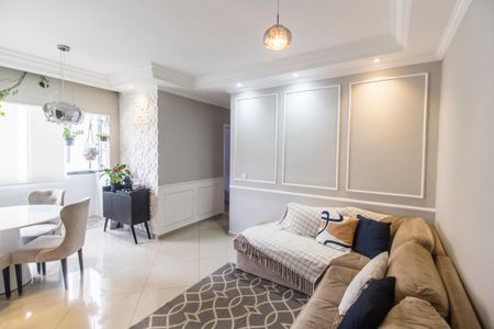 Sala de TV de apartamento à venda com 3 quartos, 69m² em Jardim Tupanci, Barueri
