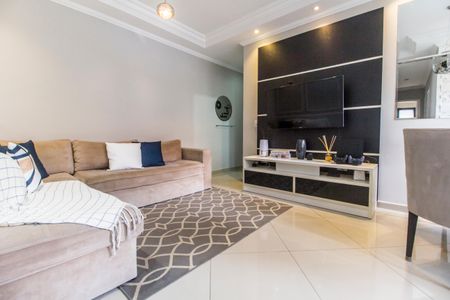 Sala de TV de apartamento à venda com 3 quartos, 69m² em Jardim Tupanci, Barueri