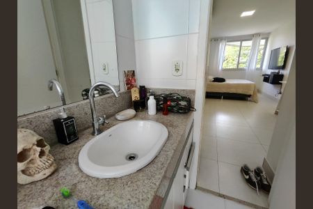 Apartamento à venda com 125m², 2 quartos e 2 vagas Apartamento à venda com 125m², 2 quartos e 2 vagasBanheiro da Suíte