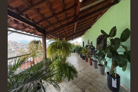 Casa à venda com 180m², 3 quartos e 1 vagaVaranda