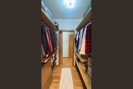 Casa para alugar com 276m², 3 quartos e 3 vagas Casa para alugar com 276m², 3 quartos e 3 vagasSuite Closet