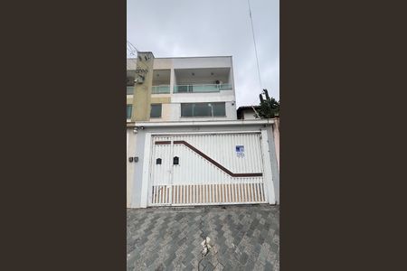 Casa para alugar com 276m², 3 quartos e 3 vagas Casa para alugar com 276m², 3 quartos e 3 vagasFachada
