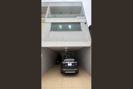 Casa para alugar com 276m², 3 quartos e 3 vagas Casa para alugar com 276m², 3 quartos e 3 vagasGaragem