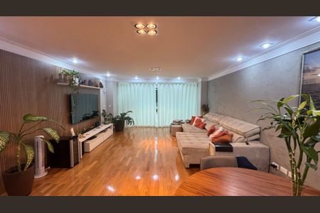 Casa para alugar com 276m², 3 quartos e 3 vagasSala
