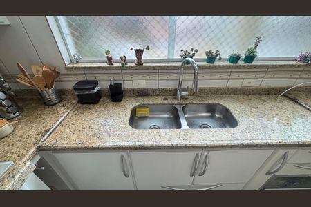 Casa para alugar com 276m², 3 quartos e 3 vagas Casa para alugar com 276m², 3 quartos e 3 vagasCozinha