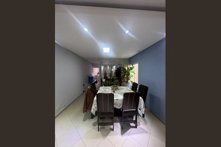 Casa à venda com 200m², 3 quartos e 2 vagas Casa à venda com 200m², 3 quartos e 2 vagasFoto 07
