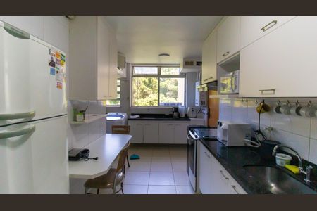 Apartamento para alugar com 120m², 3 quartos e 1 vaga Apartamento para alugar com 120m², 3 quartos e 1 vagaCozinha