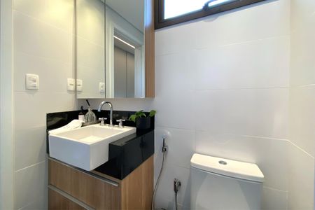 Apartamento à venda com 82m², 2 quartos e 2 vagas Apartamento à venda com 82m², 2 quartos e 2 vagasBanheiro da Suíte 1