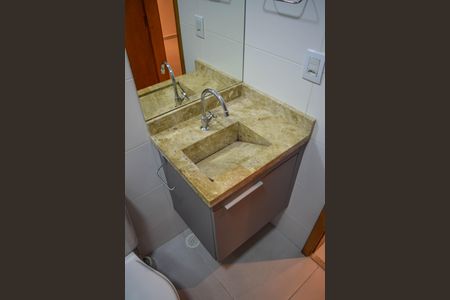 Banheiro de apartamento para alugar com 1 quarto, 36m² em Vila Azevedo, São Paulo