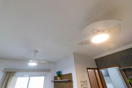 Sala de apartamento para alugar com 2 quartos, 54m² em Guilhermina, Praia Grande