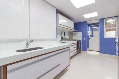 Casa à venda com 4 quartos, 620m² em Jardim Silvia (Zona Oeste), São Paulo
