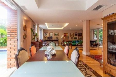 Casa à venda com 4 quartos, 620m² em Jardim Silvia (Zona Oeste), São Paulo