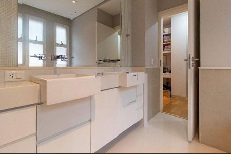 Casa à venda com 4 quartos, 620m² em Jardim Silvia (Zona Oeste), São Paulo