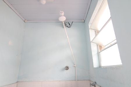 Banheiro Social de casa para alugar com 1 quarto, 16m² em Jardim Umuarama, São Paulo