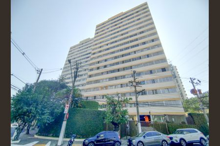Apartamento para alugar com 56m², 2 quartos e 1 vaga Apartamento para alugar com 56m², 2 quartos e 1 vagaFachada