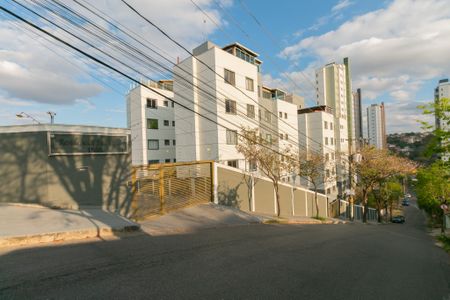 Apartamento à venda com 60m², 3 quartos e 1 vagaFachada