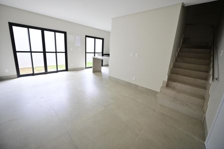 Sala de casa de condomínio para alugar com 3 quartos, 153m² em Vila Rosa, Goiânia