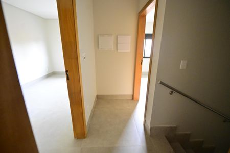 Casa de condomínio para alugar com 153m², 3 quartos e 2 vagasCorredor