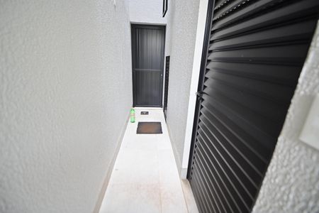 Casa de condomínio para alugar com 153m², 3 quartos e 2 vagasCorredor externo