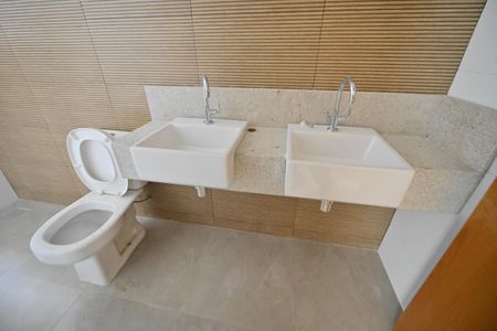 Casa de condomínio para alugar com 153m², 3 quartos e 2 vagasBanheiro da Suíte 3