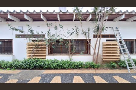 Casa à venda com 521m², 6 quartos e 6 vagas Casa à venda com 521m², 6 quartos e 6 vagasDetalhe