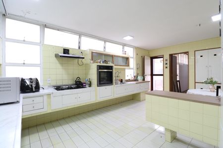 Casa à venda com 521m², 6 quartos e 6 vagasCozinha