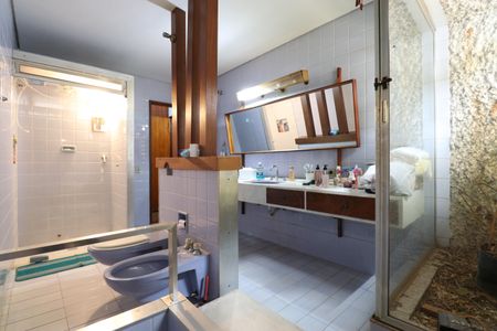 Casa à venda com 521m², 6 quartos e 6 vagasBanheiro da Suíte