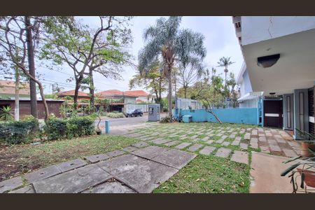 Casa à venda com 521m², 6 quartos e 6 vagas Casa à venda com 521m², 6 quartos e 6 vagasGaragem