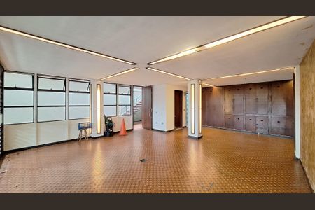 Casa à venda com 521m², 6 quartos e 6 vagas Casa à venda com 521m², 6 quartos e 6 vagasGaragem