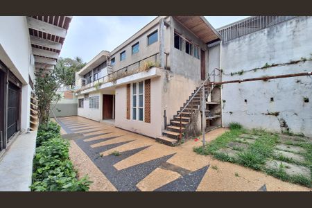 Casa à venda com 521m², 6 quartos e 6 vagas Casa à venda com 521m², 6 quartos e 6 vagasQuintal