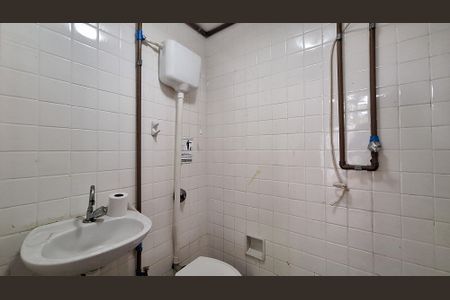 Casa à venda com 521m², 6 quartos e 6 vagas Casa à venda com 521m², 6 quartos e 6 vagasBanheiro de serviço