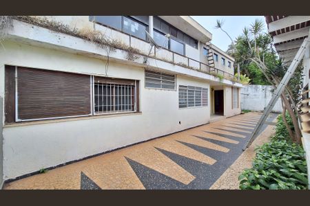 Casa à venda com 521m², 6 quartos e 6 vagas Casa à venda com 521m², 6 quartos e 6 vagasQuintal