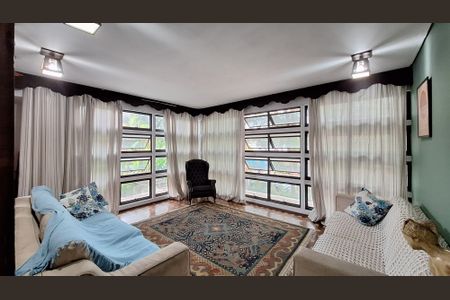 Casa à venda com 521m², 6 quartos e 6 vagas Casa à venda com 521m², 6 quartos e 6 vagasSala 2