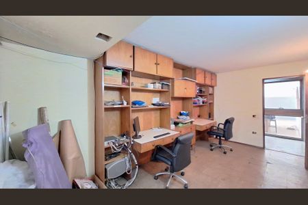 Casa à venda com 521m², 6 quartos e 6 vagas Casa à venda com 521m², 6 quartos e 6 vagasQuarto 1