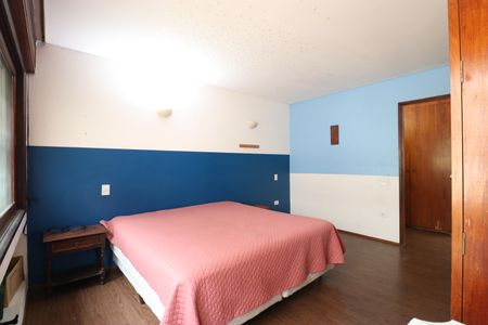 Casa à venda com 521m², 6 quartos e 6 vagasQuarto 2