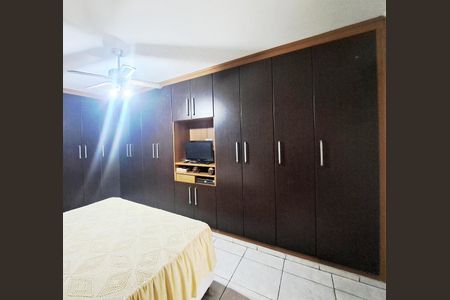 Casa para alugar com 150m², 4 quartos e 2 vagas Casa para alugar com 150m², 4 quartos e 2 vagasSuíte 1