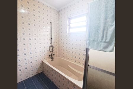 Casa para alugar com 150m², 4 quartos e 2 vagas Casa para alugar com 150m², 4 quartos e 2 vagasBanheiro da Suíte 1