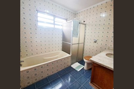 Casa para alugar com 150m², 4 quartos e 2 vagas Casa para alugar com 150m², 4 quartos e 2 vagasBanheiro da Suíte 1