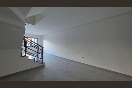 Casa à venda com 111m², 3 quartos e 2 vagas Casa à venda com 111m², 3 quartos e 2 vagasCozinha