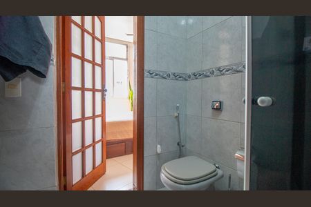 Apartamento à venda com 140m², 3 quartos e 1 vaga Apartamento à venda com 140m², 3 quartos e 1 vagaBanheiro Suite