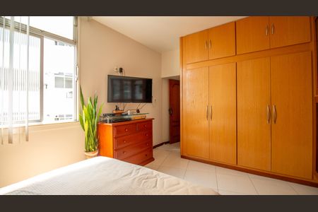 Apartamento à venda com 140m², 3 quartos e 1 vaga Apartamento à venda com 140m², 3 quartos e 1 vagaSuite