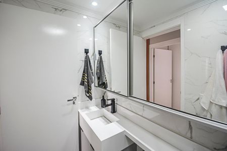 Apartamento à venda com 46m², 2 quartos e 1 vaga Apartamento à venda com 46m², 2 quartos e 1 vagaBanheiro
