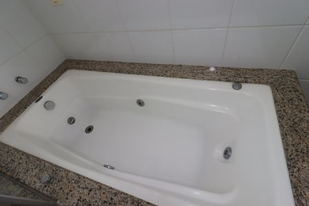 Casa à venda com 311m², 4 quartos e 4 vagasBanheiro da Suíte 3