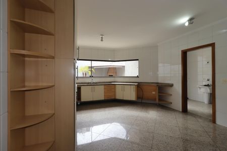 Casa à venda com 311m², 4 quartos e 4 vagasCozinha