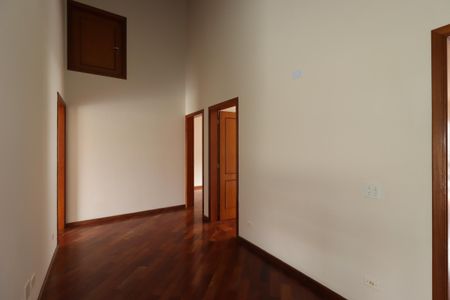 Casa à venda com 311m², 4 quartos e 4 vagasCorredor