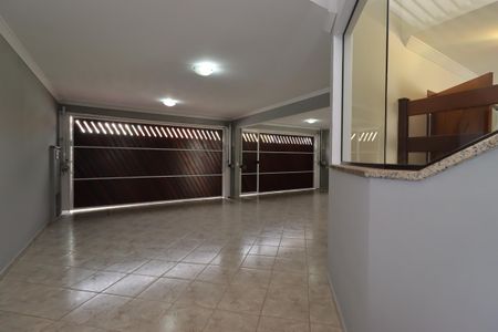 Casa à venda com 311m², 4 quartos e 4 vagasGaragem