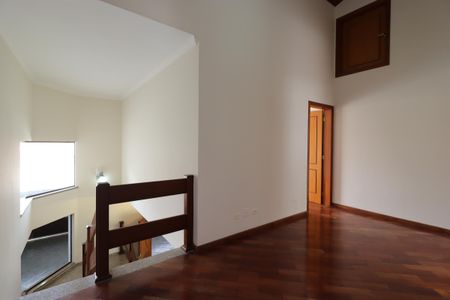 Casa à venda com 311m², 4 quartos e 4 vagasCorredor