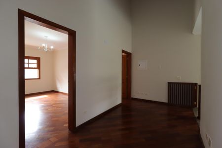 Casa à venda com 311m², 4 quartos e 4 vagasCorredor
