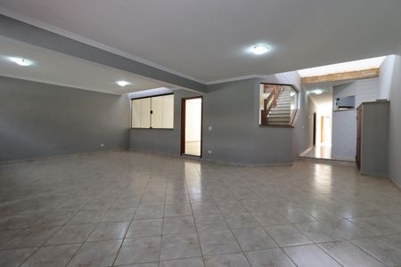 Casa à venda com 311m², 4 quartos e 4 vagasGaragem