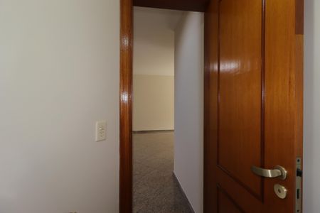 Casa à venda com 311m², 4 quartos e 4 vagasLavabo